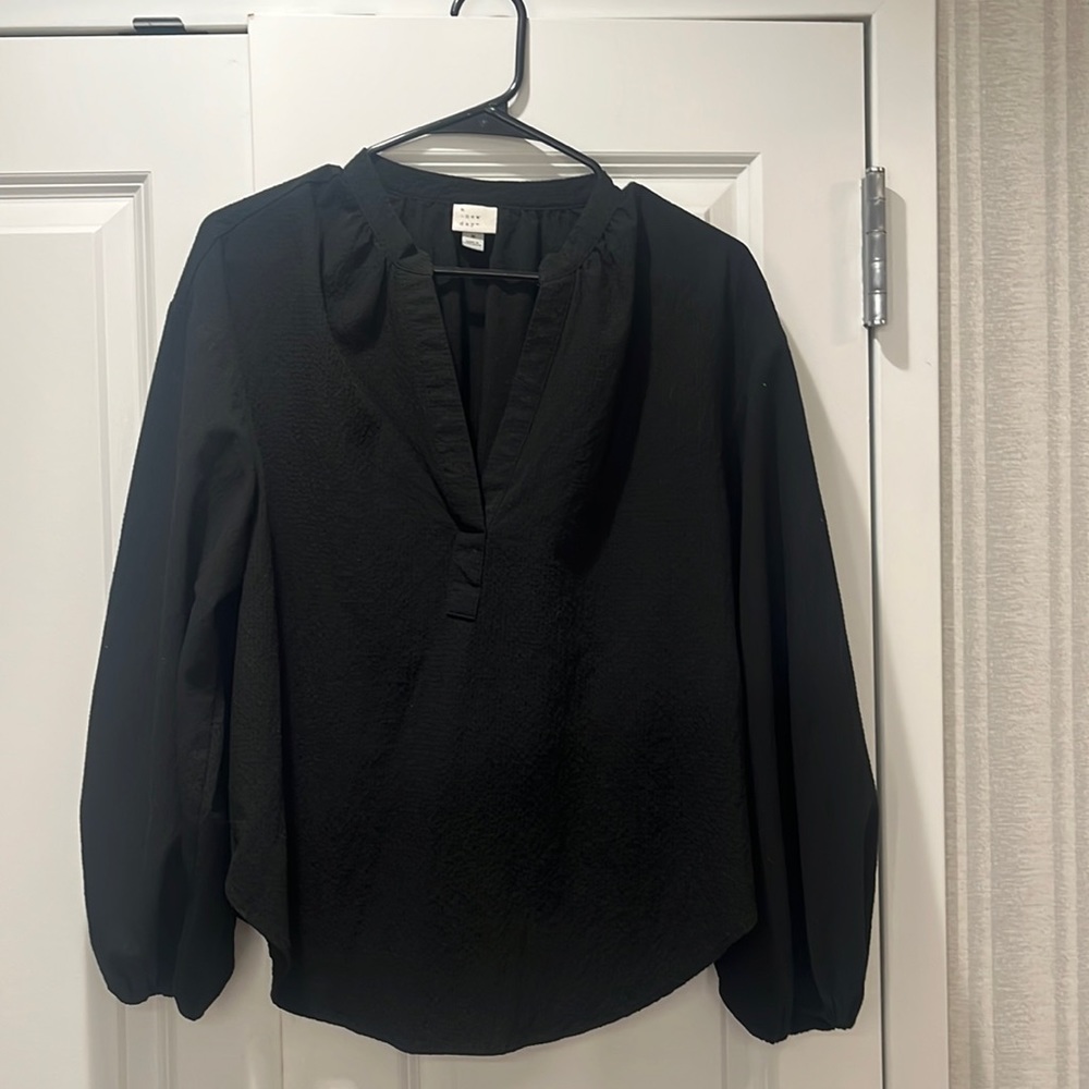 Black Size M Wide Sleeve Peasant Top